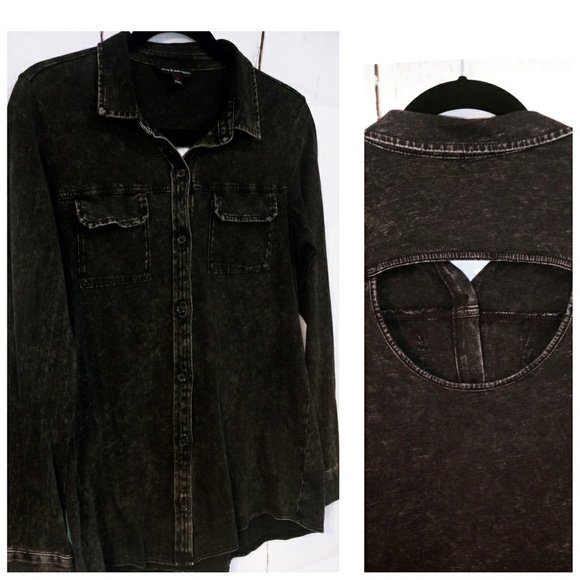 Rock & Republic Tops - 🔥ROCK AND REPUBLIC MEDIUM BUTTON FRONT BLACK TOP